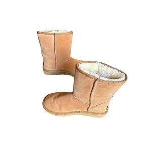 UGG AUSTRALIA Classic Tall 5815 Suede and Sheepskin Boots Size W 8 Pure Wool